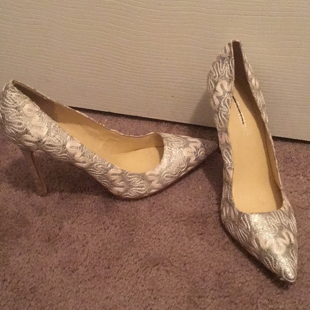 Silver pumps